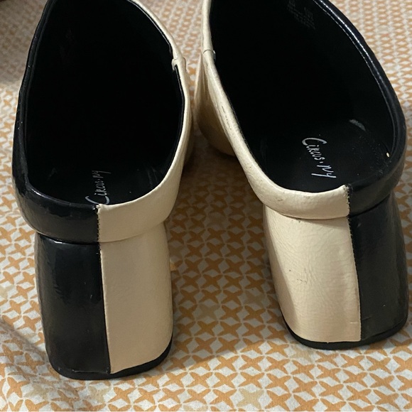 Circus New York Olsen Mule Size 8 - Picture 12 of 15